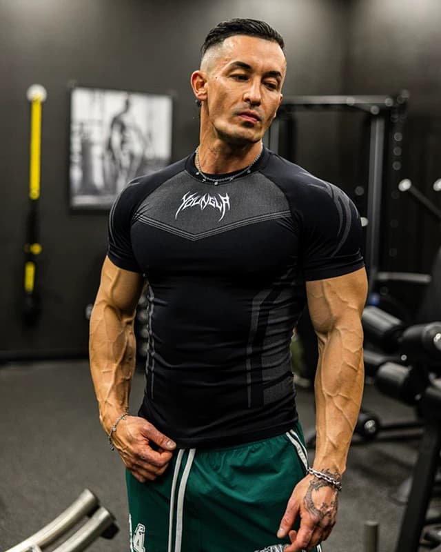 Youngla Quick-Dry Compression Tee — view 2